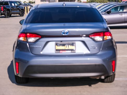 Used 2025 Toyota Corolla LE FWD image 5
