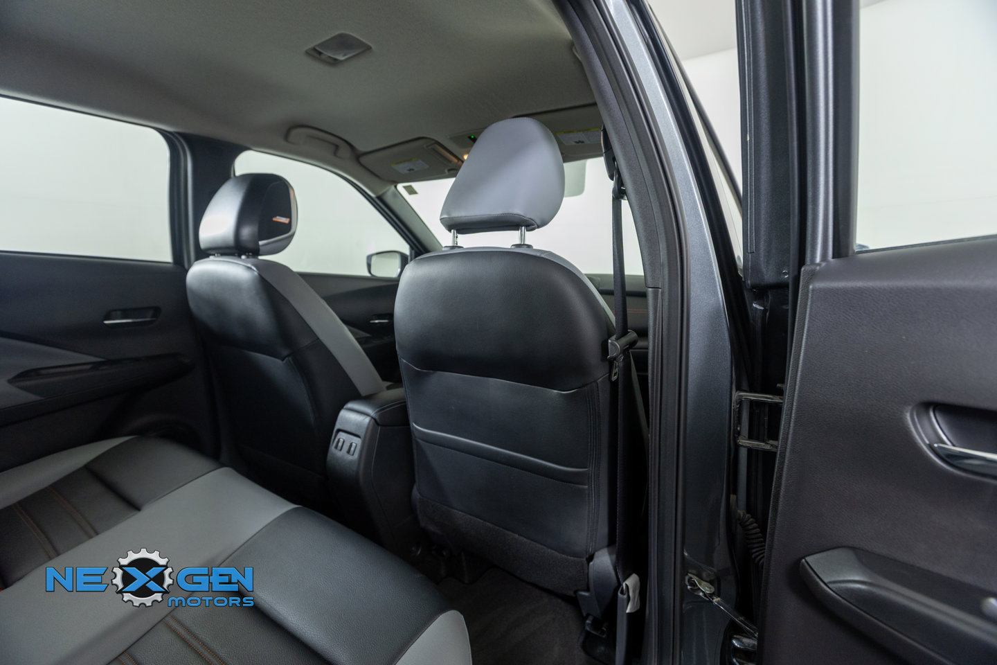 Used 2024 Nissan Kicks SR w/ SR Premium Package FWD image 36