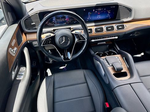 Used 2024 Mercedes-Benz GLE 350 4MATIC w/ Winter Package image 16