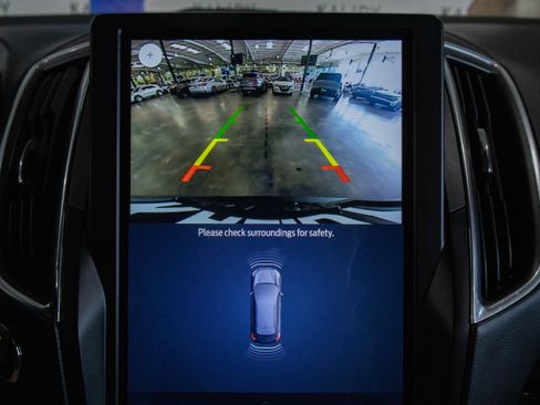 Used 2024 Ford Edge Titanium image 6