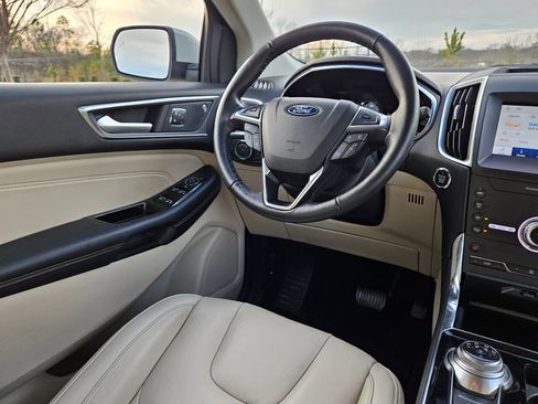 Used 2020 Ford Edge Titanium image 9