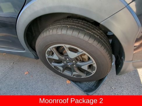 Used 2020 Subaru Crosstrek 2.0i Premium w/ Moonroof Package 2 AWD/4WD image 6