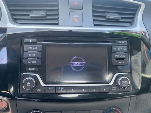 Used 2017 Nissan Sentra SV FWD image 11