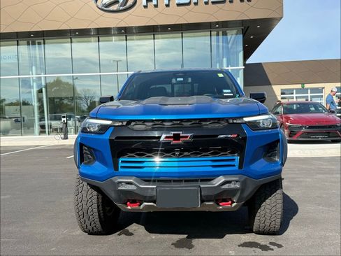 Used 2023 Chevrolet Colorado ZR2 w/ ZR2 Convenience Package III AWD/4WD image 2