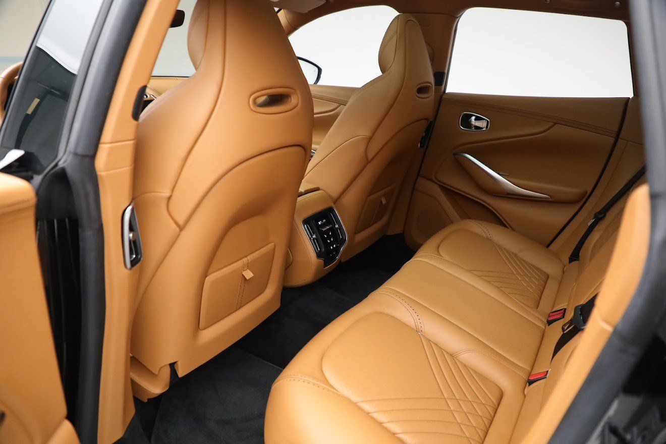 Used 2021 Aston Martin DBX AWD/4WD image 25