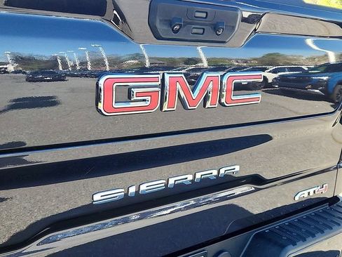 Used 2024 GMC Sierra 1500 AT4 w/ Technology Package AWD/4WD image 31