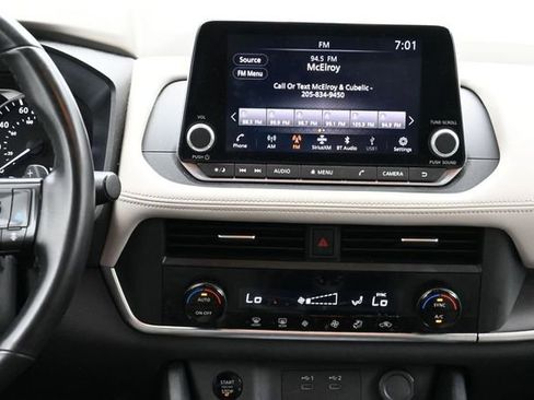 Used 2025 Nissan Rogue SV AWD/4WD image 7