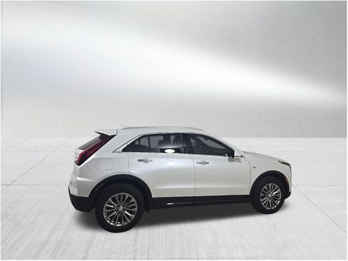 Certified 2024 Cadillac XT4 Premium Luxury image 6