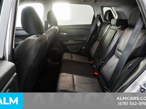 Used 2025 Nissan Rogue SV FWD image 17