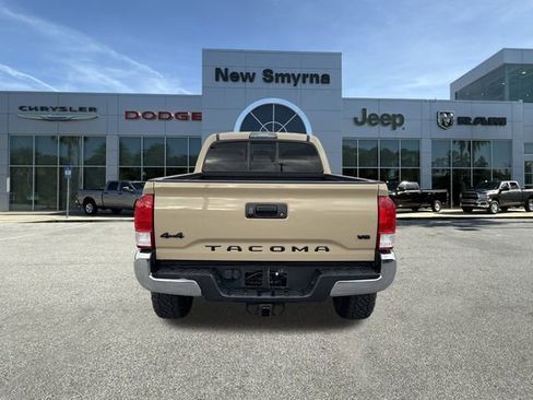 Used 2017 Toyota Tacoma SR5 image 4