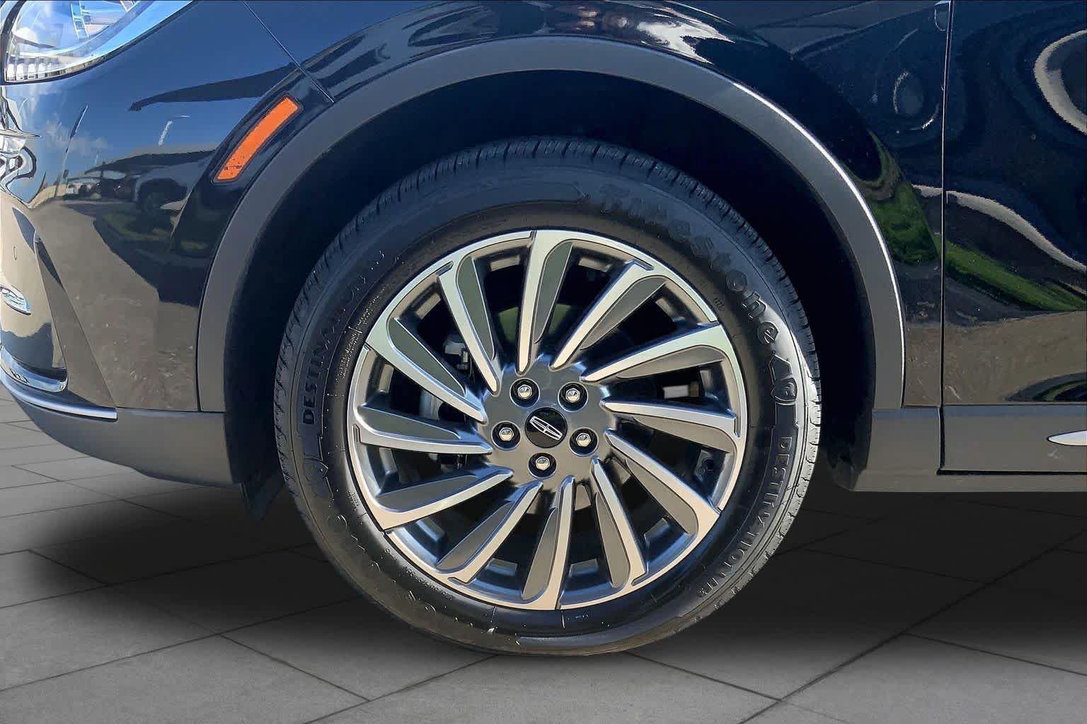 Used 2025 Lincoln Corsair Reserve AWD/4WD image 10