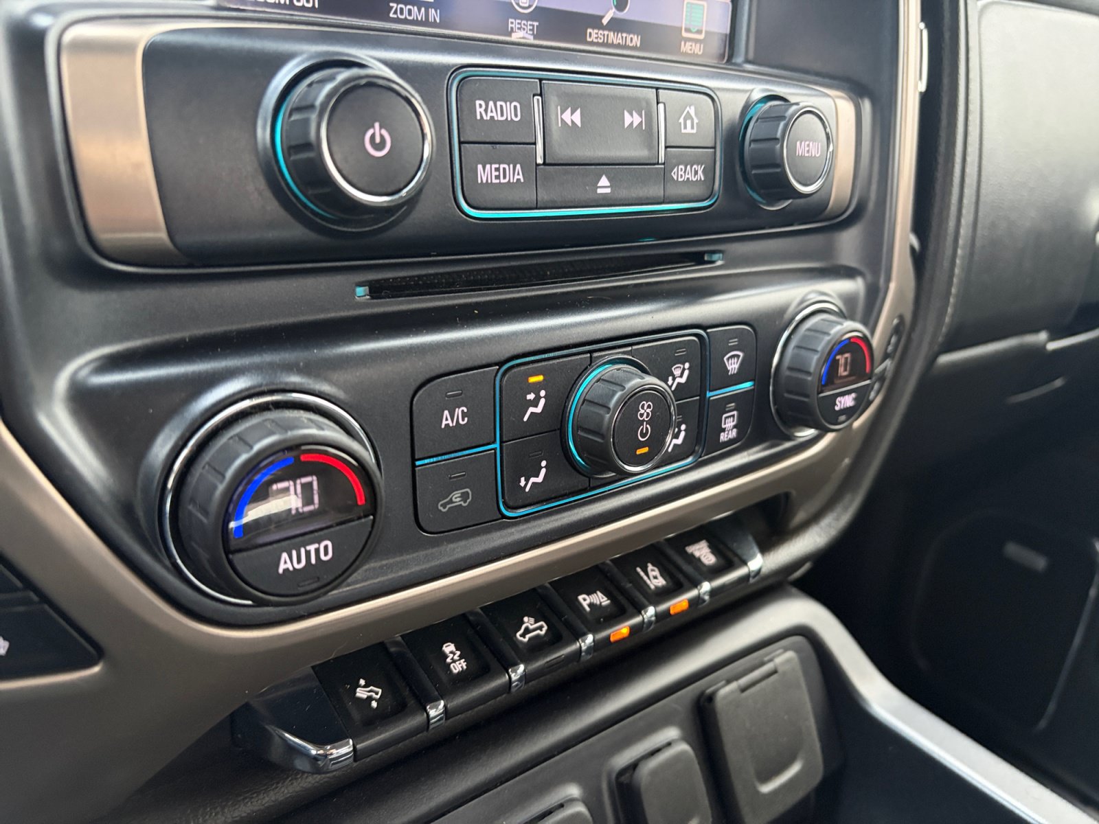 Used 2019 GMC Sierra 2500 Denali w/ Duramax Plus Package AWD/4WD image 24