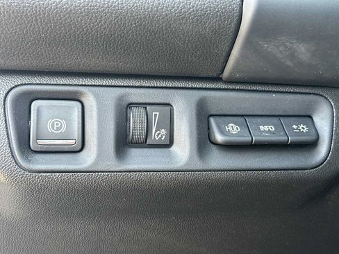 Certified 2023 GMC Acadia SLT w/ Elevation Edition FWD image 18