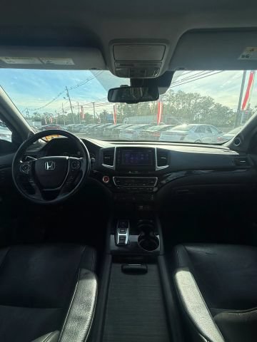 Used 2017 Honda Pilot Touring image 20