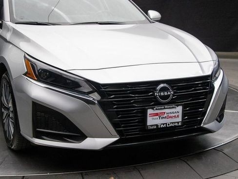 Used 2025 Nissan Altima 2.5 S image 3