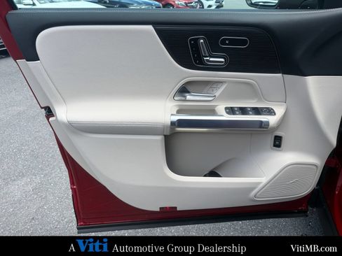 New 2026 Mercedes-Benz GLB 250 4MATIC image 11