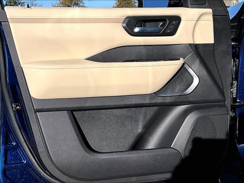 New 2026 Nissan Armada Platinum image 10