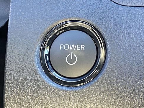 Used 2025 Toyota Camry SE w/ Convenience Package image 26