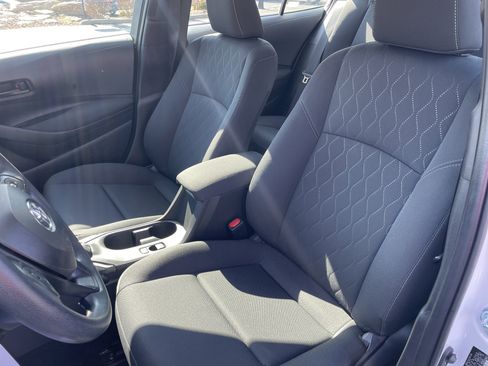 Used 2025 Toyota Corolla LE image 19