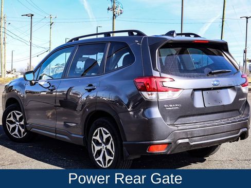 Used 2023 Subaru Forester Premium image 5