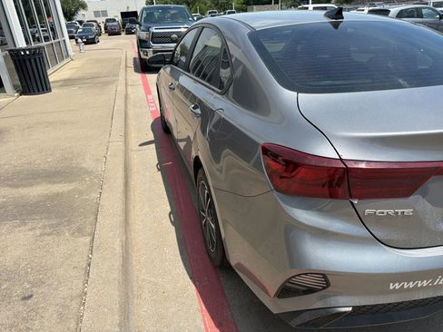 Used 2023 Kia Forte LXS FWD image 6