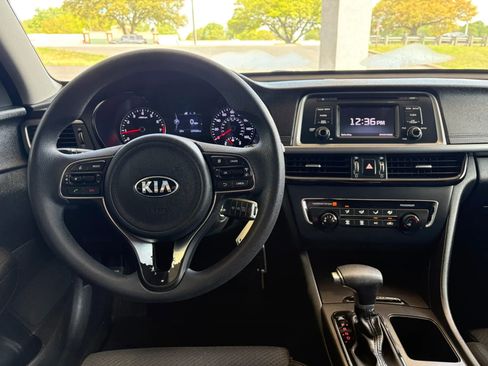 Used 2017 Kia Optima LX image 10