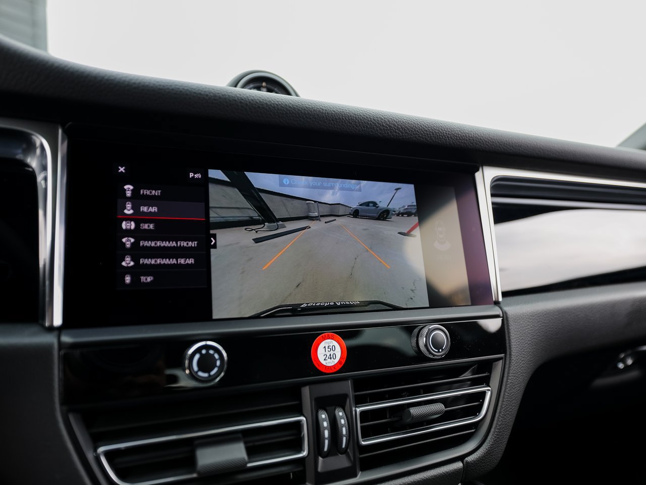 Certified 2026 Porsche Macan AWD/4WD image 19