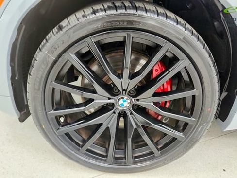 Used 2025 BMW X5 xDrive40i w/ M Sport Package AWD/4WD image 79