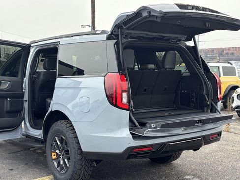 New 2025 Ford Expedition Tremor image 7