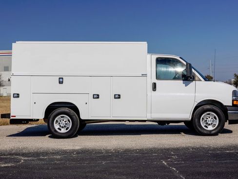 Used 2021 Chevrolet Express 3500 w/ Power Convenience Package image 8
