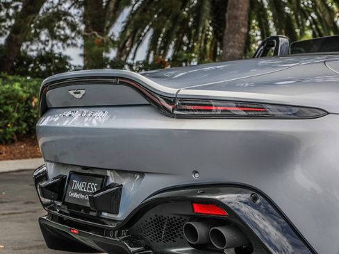 Used 2023 Aston Martin V8 Vantage Roadster RWD image 29