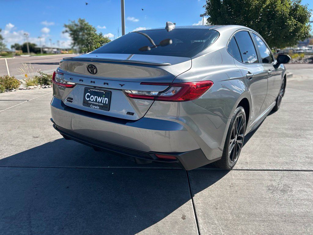Used 2025 Toyota Camry SE AWD/4WD image 9
