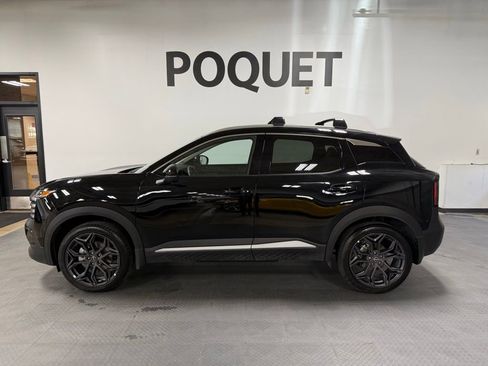 Used 2026 Nissan Kicks SR w/ SR Premium Package AWD/4WD image 1