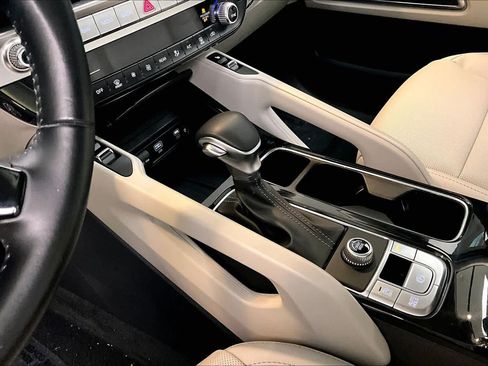 Used 2024 Kia Telluride S FWD image 15