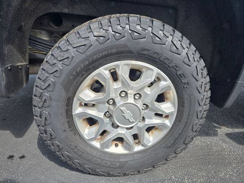 Used 2020 Chevrolet Silverado 2500 LT w/ All Star Edition AWD/4WD image 12