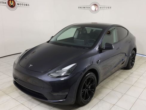 Used 2024 Tesla Model Y Long Range AWD/4WD image 36