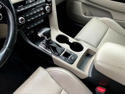 Used 2022 Kia Sportage EX w/ EX Technology Package FWD image 18