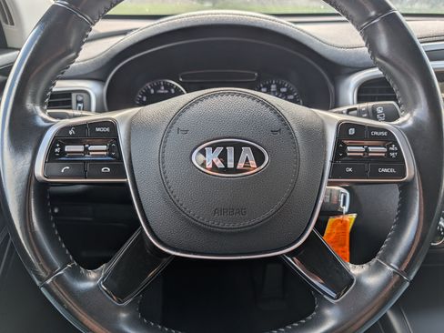Used 2020 Kia Sorento LX AWD/4WD image 25