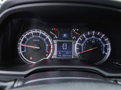 Used 2019 Toyota 4Runner TRD Off-Road AWD/4WD image 15