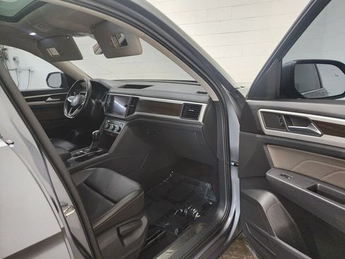 Used 2021 Volkswagen Atlas SE w/ Panoramic Sunroof Package AWD/4WD image 35