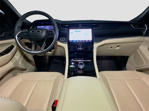 Used 2023 Jeep Grand Cherokee L Limited image 9