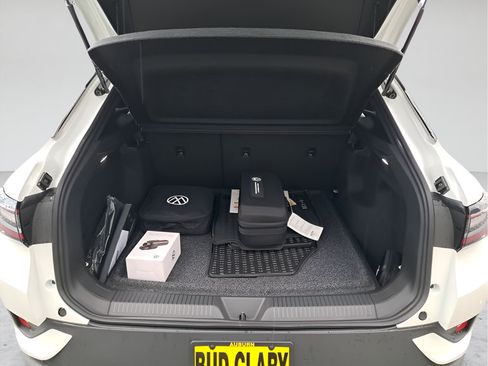 New 2026 Volkswagen ID.4 Pro AWD/4WD image 17