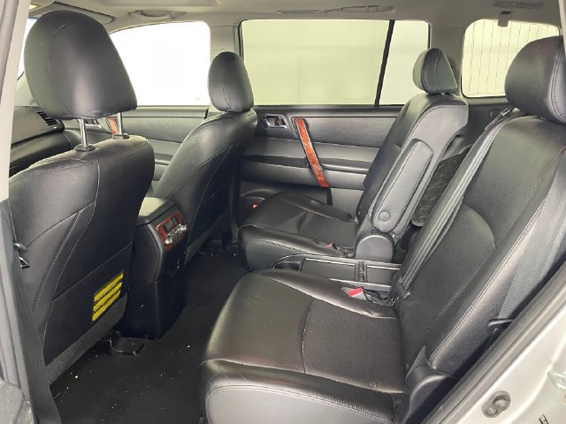 Used 2013 Toyota Highlander Limited AWD/4WD image 13