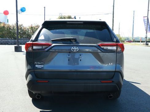Used 2021 Toyota RAV4 LE image 7