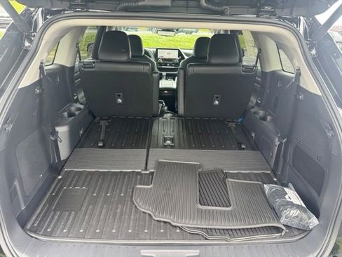 New 2026 Toyota Highlander Platinum AWD/4WD image 10