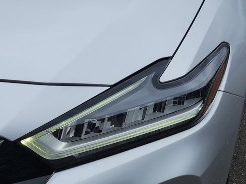 Used 2020 Nissan Maxima Platinum w/ Sport Mat Group image 9