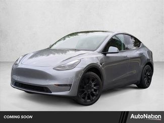 Used 2025 Tesla Model Y Long Range video 1