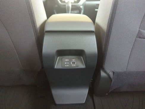 Used 2025 Subaru Crosstrek 2.0i Premium image 33