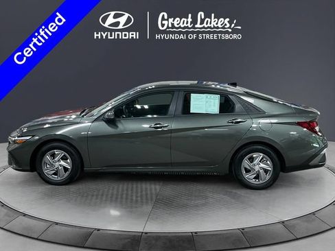 Certified 2024 Hyundai Elantra SE FWD image 3