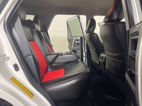 Used 2016 Toyota 4Runner SR5 AWD/4WD image 22
